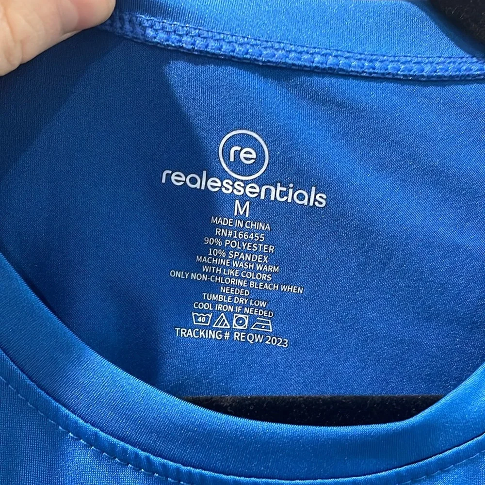 Realessentials Crop Top Size M - Picture 2 of 4